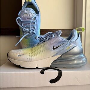 Nike Air Max 270 Blue and Cream Sneakers